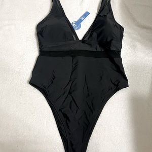 Cupshe Solid Mesh Panel Tummy Control One Piece 1X Swim Suit